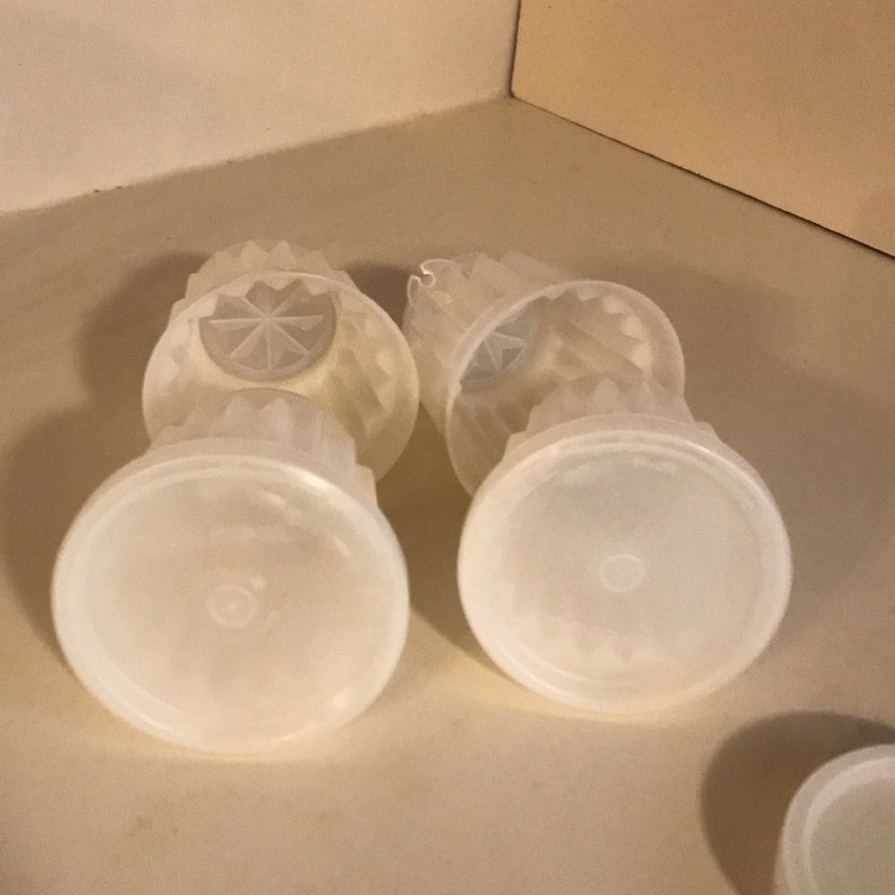 TUPPERWARE VINTAGE JELL-ETTES 1/2 CUPS 125 ML (4 PIECES SET) - Picture 4 of 9